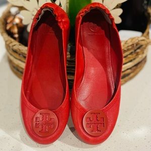 Women Tory Burch Red flat in size 8 1/2.